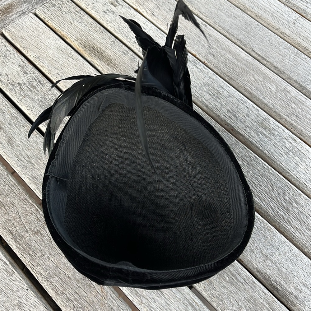 Vintage Black Hat with Iridescent Feather Accent - Picture 16 of 16